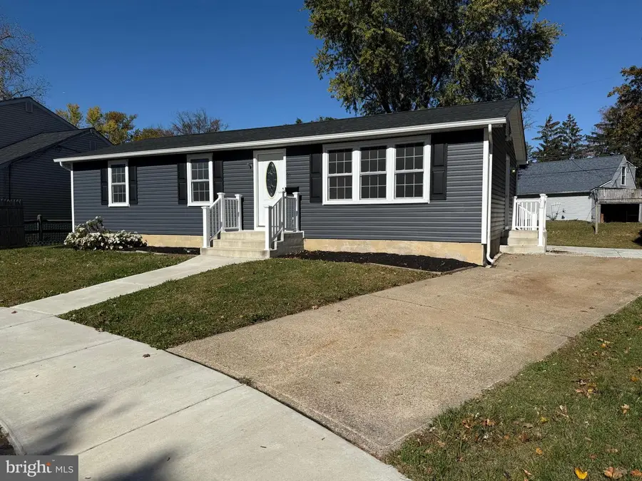 21 Lynns Ct, Morrisville, PA 19067 - Image #2