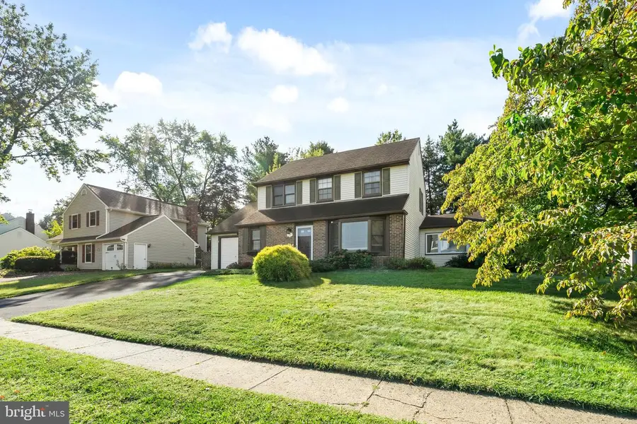 18 Essex Ln, Langhorne, PA 19047 - Image #2