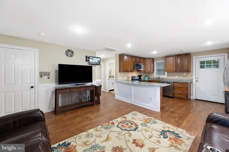 5604 Fleetwing Dr, Levittown, PA 19057 - Image #2