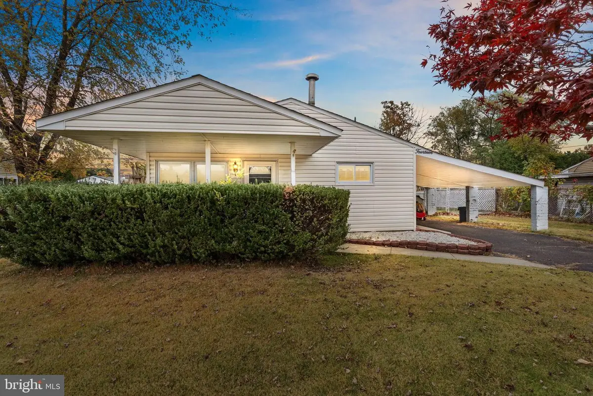 14 Dewberry Ln, Levittown, PA 19055 - Image #1