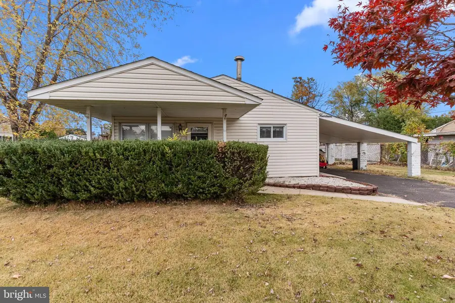 14 Dewberry Ln, Levittown, PA 19055 - Image #2