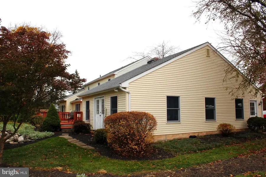 6 Tiffany Dr, Perkasie, PA 18944 - Image #3