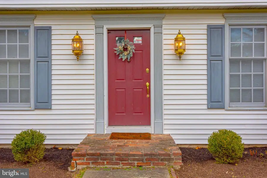 21 Woods End Dr, Doylestown, PA 18902 - Image #2