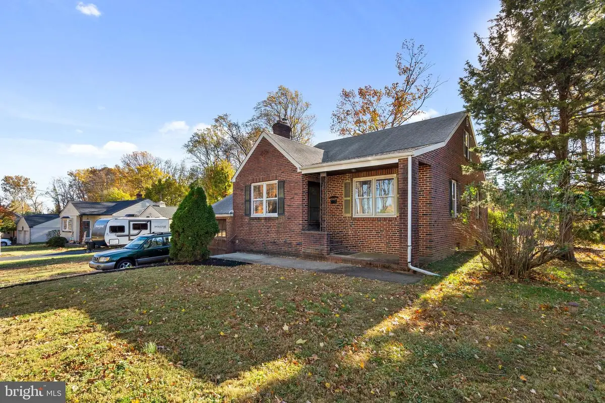 39 Woodbine Ave, Feasterville Trevose, PA 19053 - Image #1