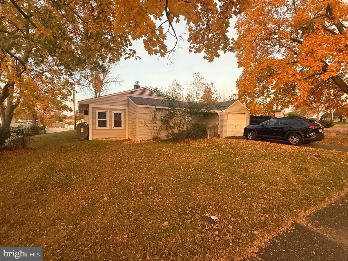 101 Idlewild Rd, Levittown, PA 19057 - Image #1