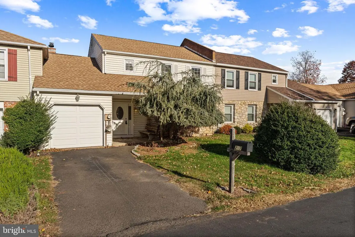 217 Pebble Ct, Chalfont, PA 18914 - Image #1