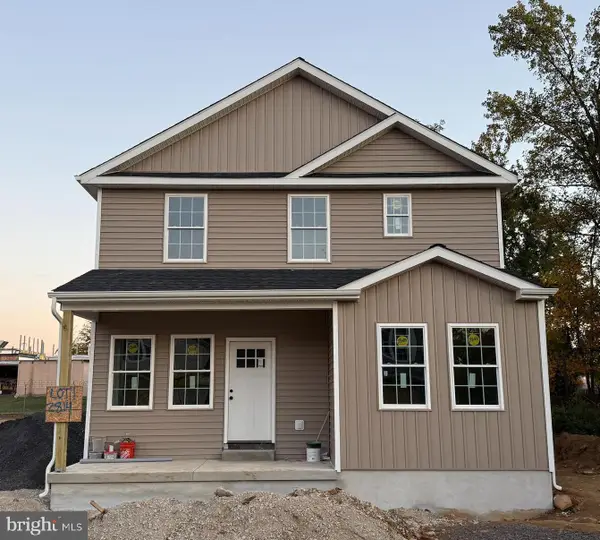 2814 Avenue E, LEVITTOWN, PA 19056