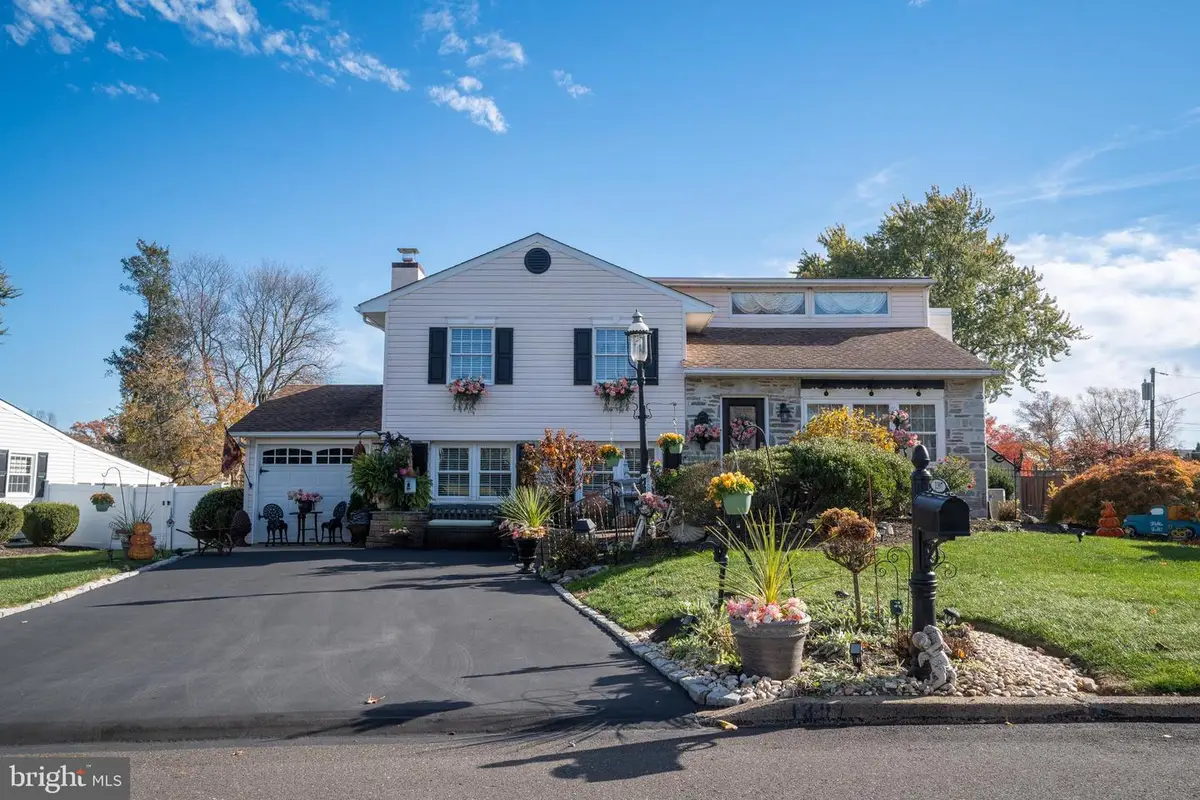 1397 Dennis Rd, Southampton, PA 18966 - Image #1