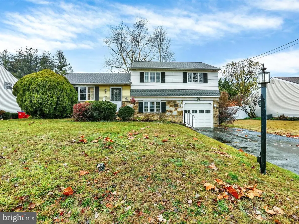 995 Howard Rd, Warminster, PA 18974 - Image #1