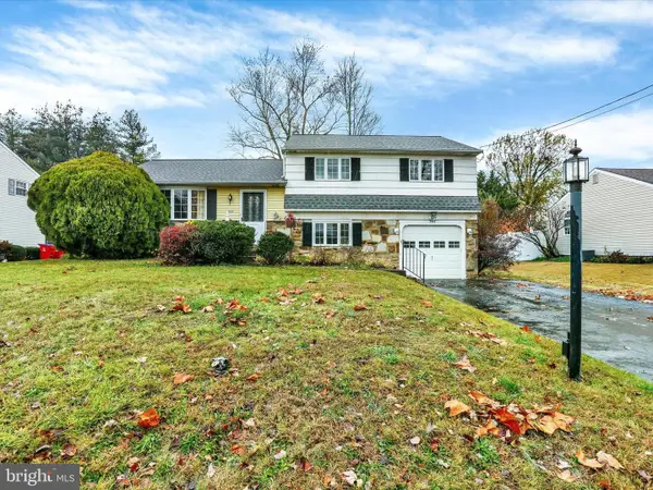 995 Howard Rd, WARMINSTER, PA 18974