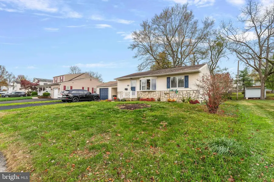 216 Wellington Dr, Warminster, PA 18974 - Image #3