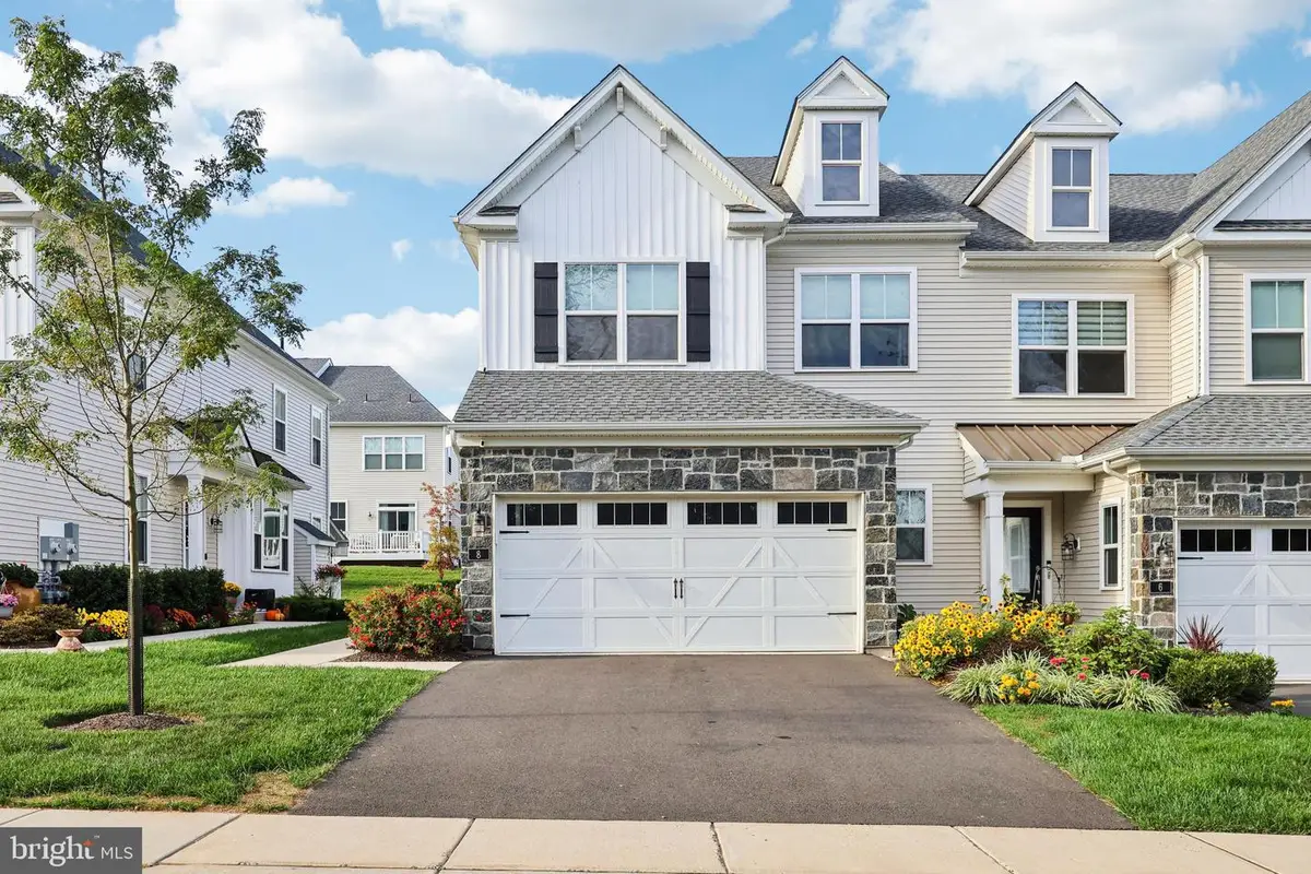 8 Lacey Ln, Ivyland, PA 18974 - Image #1
