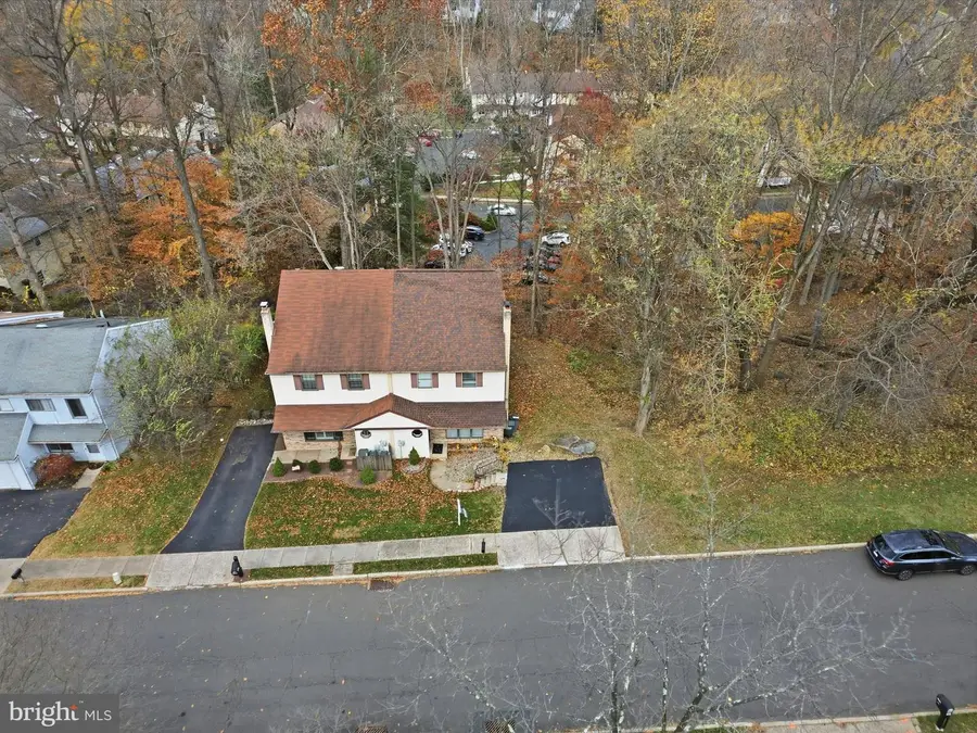 625 Valley Stream Cir, Feasterville Trevose, PA 19053 - Image #3