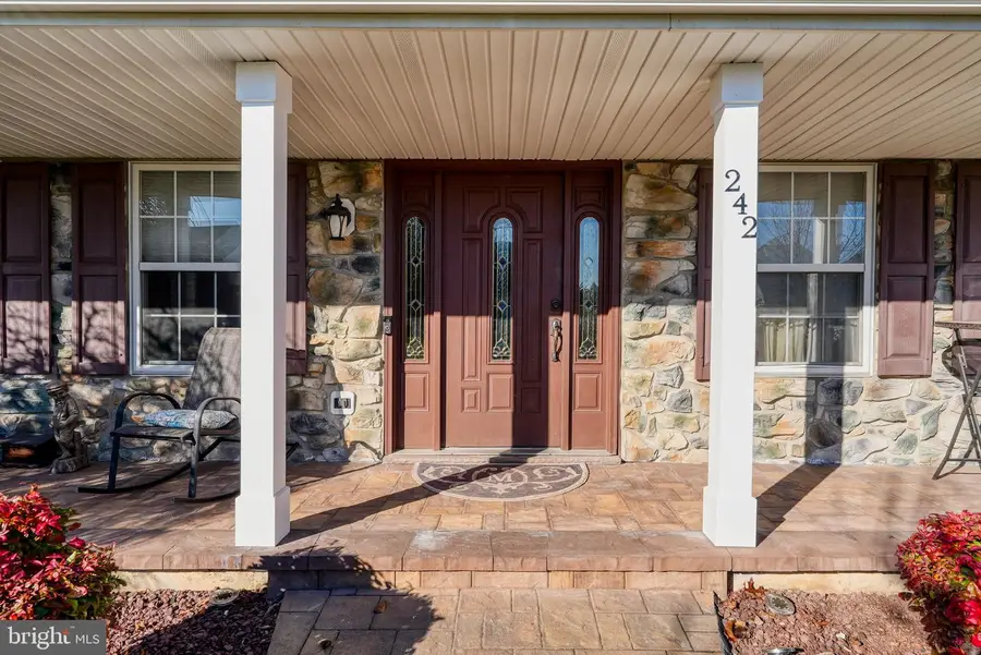 242 Snapdragon St, Warrington, PA 18976 - Image #3