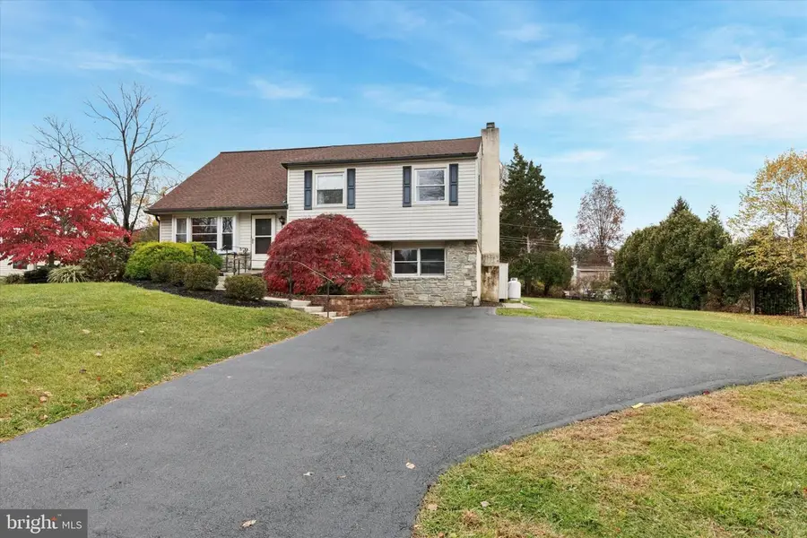 108 Devon Rd, Chalfont, PA 18914 - Image #2