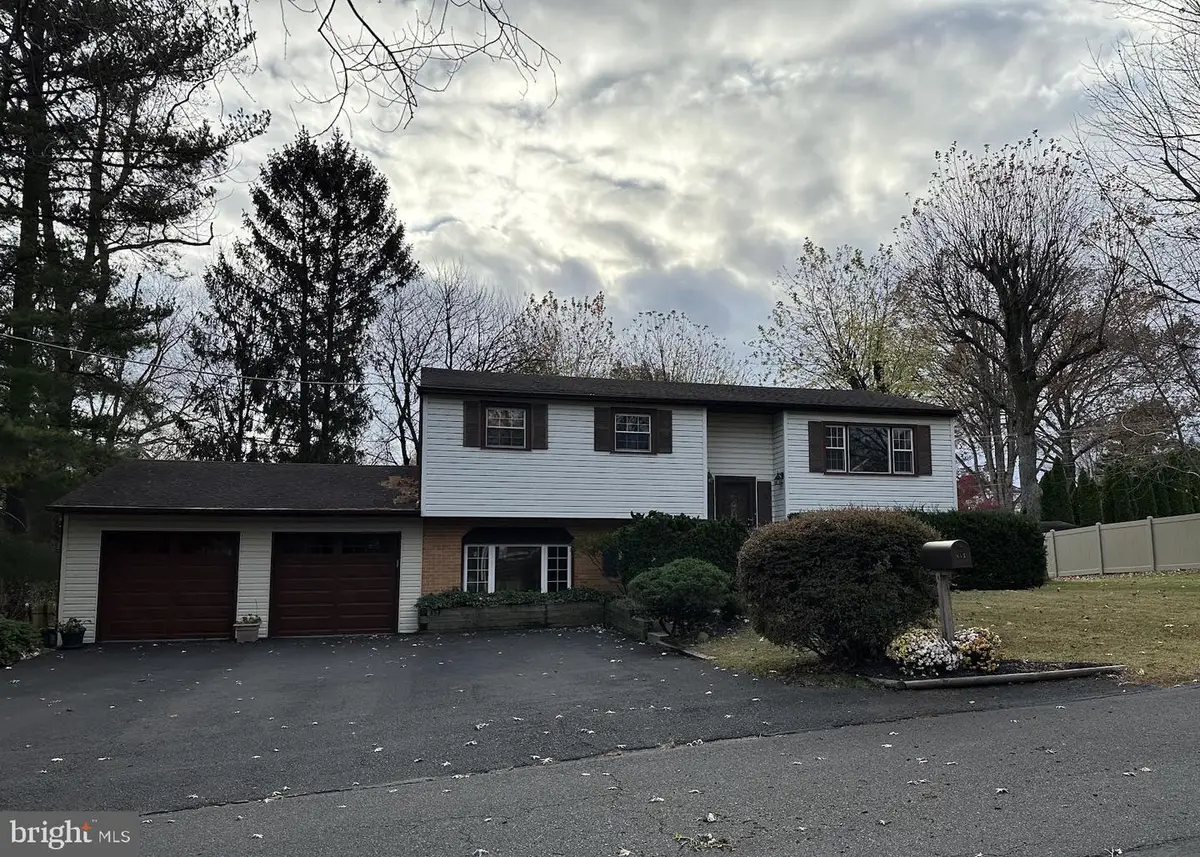 653 Avenue A, Feasterville Trevose, PA 19053 - Image #1