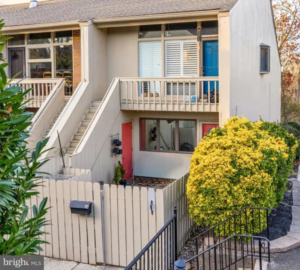 9-a Riverhill, NEW HOPE, PA 18938