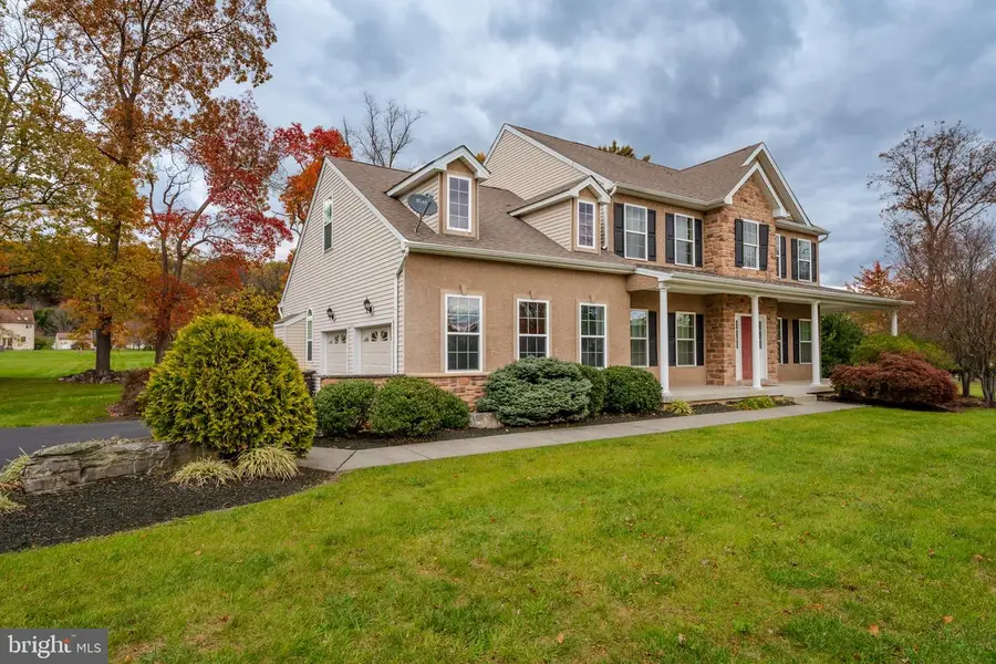 3505 Woodbyne Rd, Hellertown, PA 18055 - Image #2