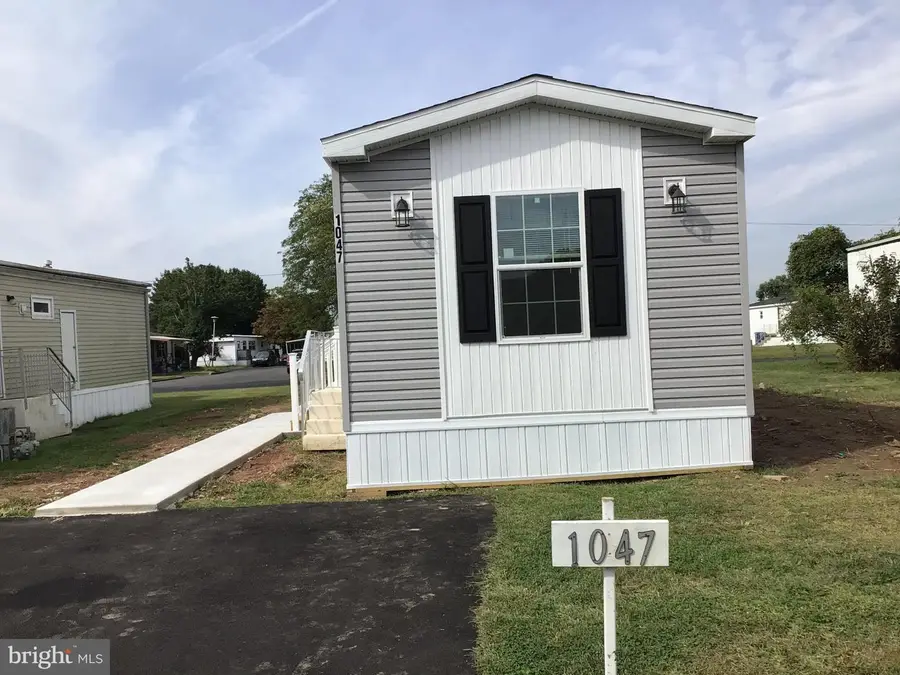 1047 Aldrich Dr, Morrisville, PA 19067 - Image #2