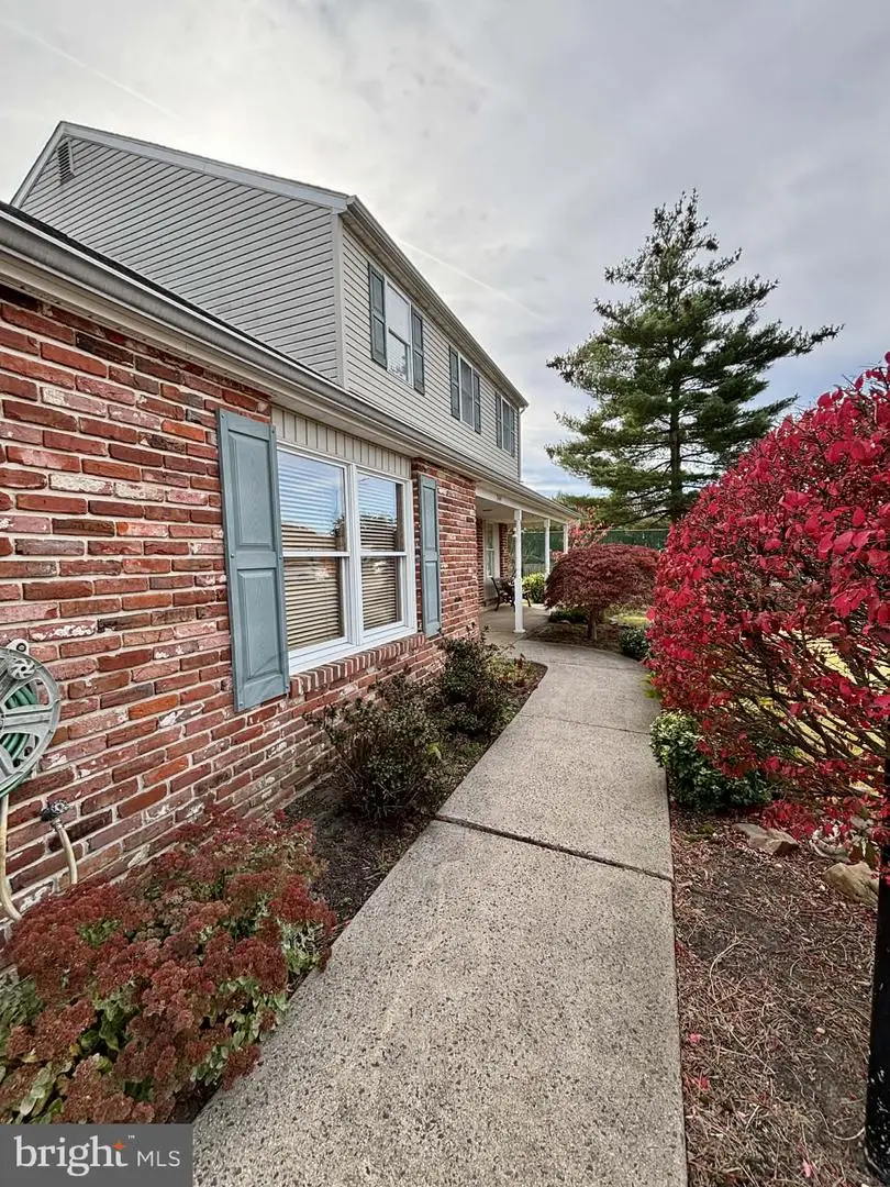 744 Fairbridge Dr, Fairless Hills, PA 19030 - Image #3