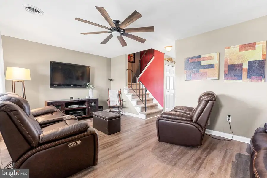 92 Laurel Ct, Quakertown, PA 18951 - Image #2