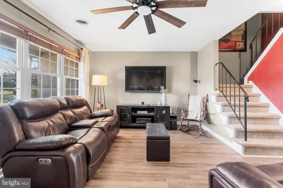 92 Laurel Ct, Quakertown, PA 18951 - Image #3