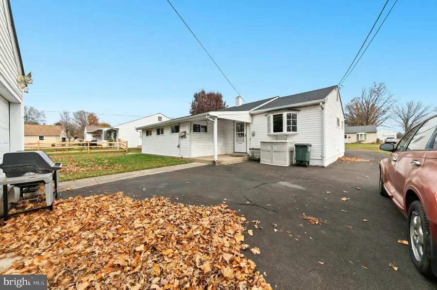 908 Circle Dr, Southampton, PA 18966 - Image #3