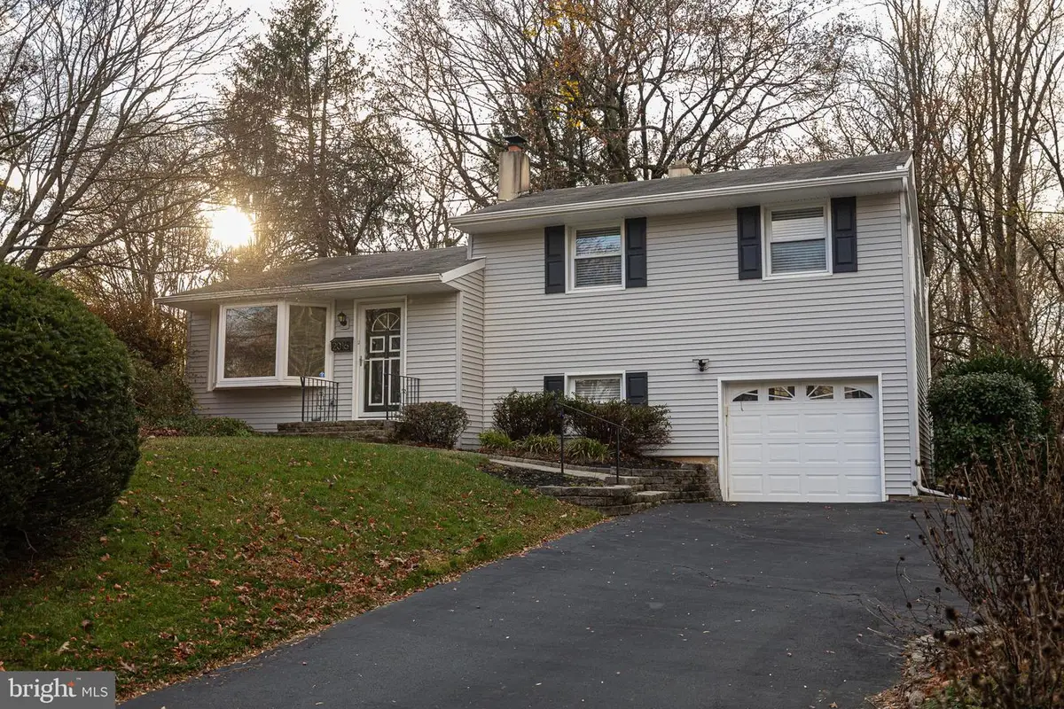 2016 Shadybrook Ln, Feasterville Trevose, PA 19053 - Image #1