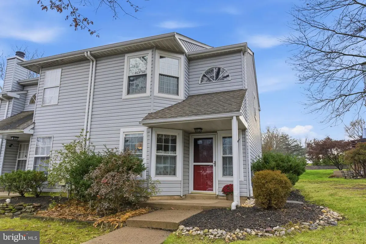 48 Old Mill Ln, Southampton, PA 18966 - Image #1