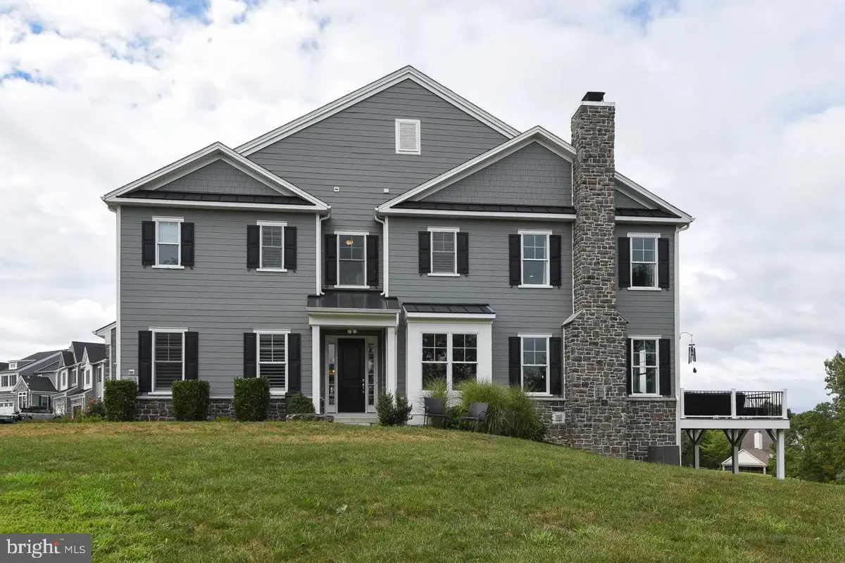 8 Elizabeth Ln, Doylestown, PA 18901 - Image #1