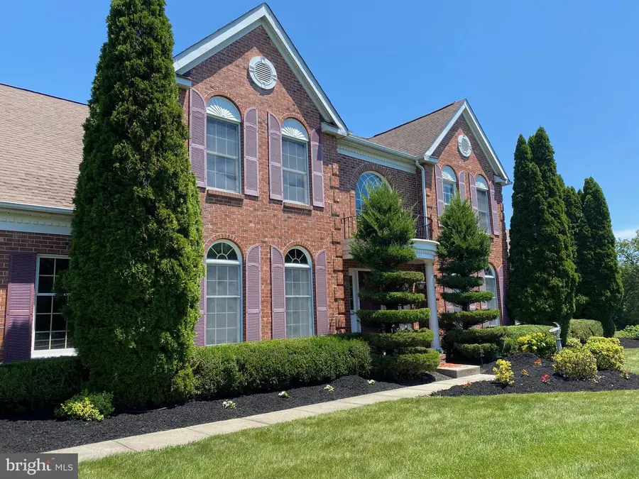 2062 Silverwood Dr, Newtown, PA 18940 - Image #2