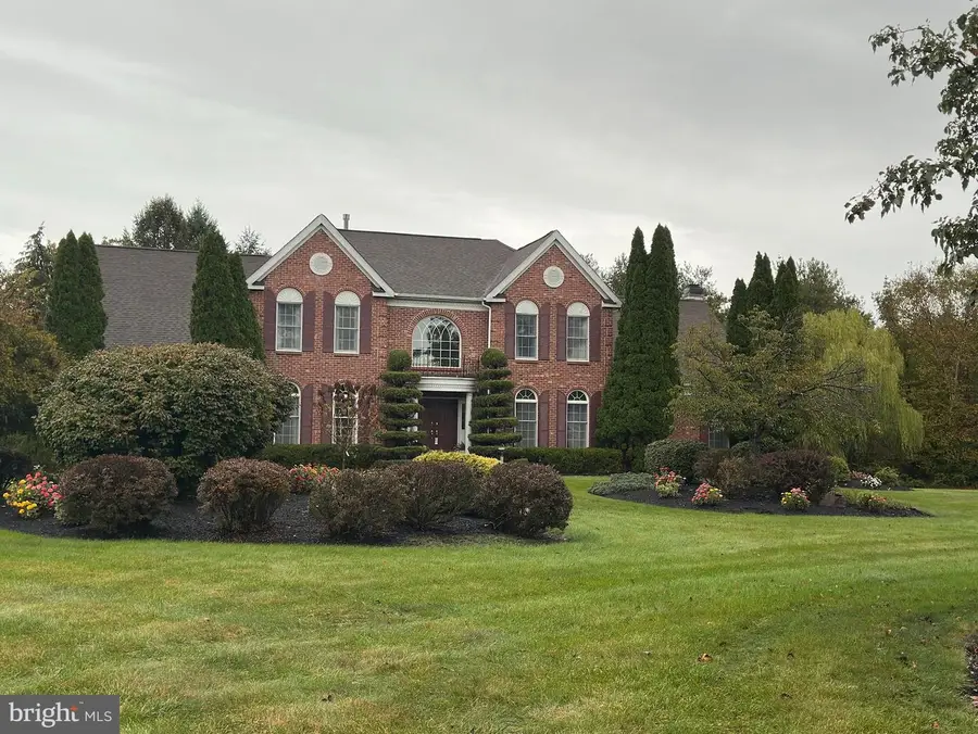 2062 Silverwood Dr, Newtown, PA 18940 - Image #3