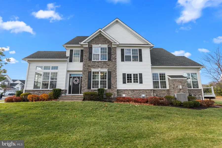 26 Hillyer Ln, Newtown, PA 18940 - Image #2
