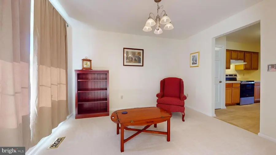 1033 Glen Manor Dr, Quakertown, PA 18951 - Image #2