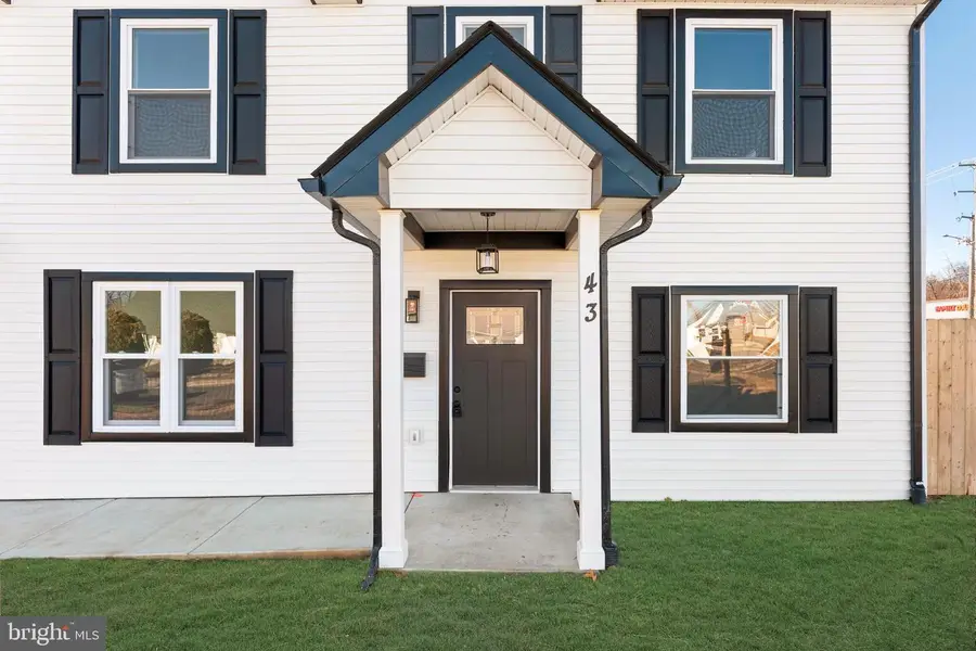 43 Petunia Rd, Levittown, PA 19056 - Image #3