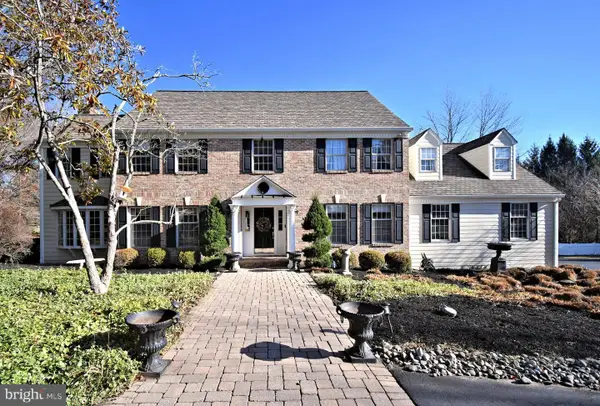 4 Pine Heritage Dr, NEWTOWN, PA 18940