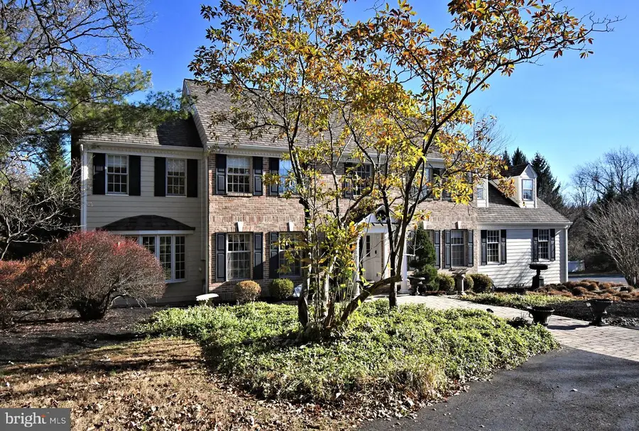 4 Pine Heritage Dr, Newtown, PA 18940 - Image #2