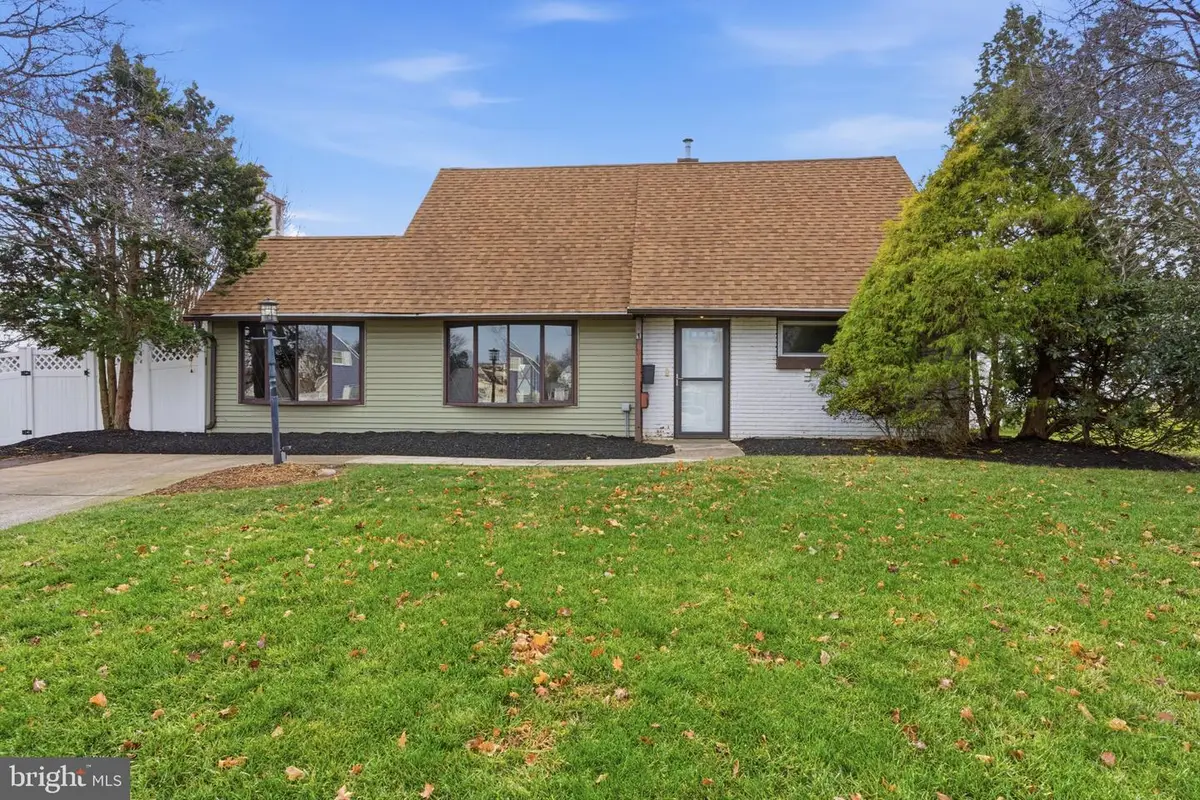 28 Cloister Rd, Levittown, PA 19057 - Image #1