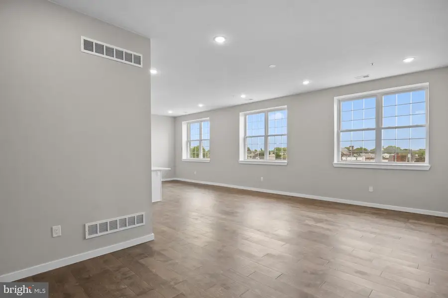 418 Jefferson Ave #11, Bristol, PA 19007 - Image #3