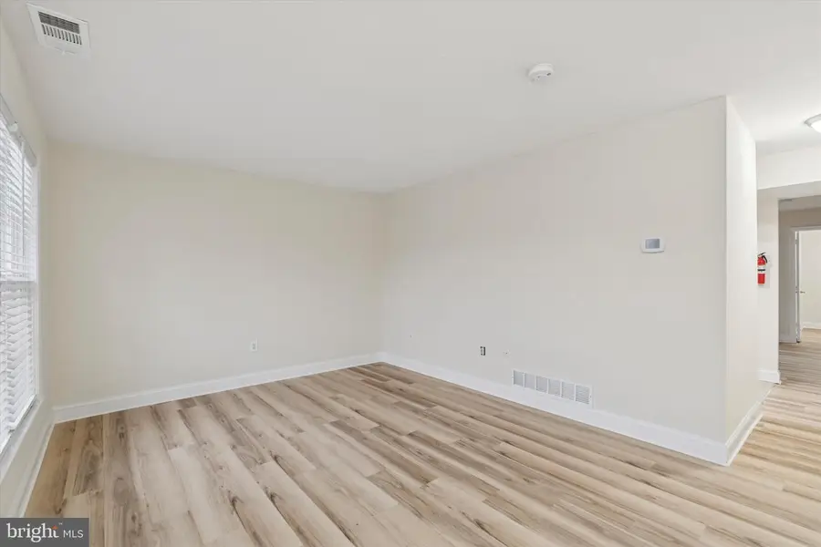 560 Newbury Ct, Sellersville, PA 18960 - Image #2