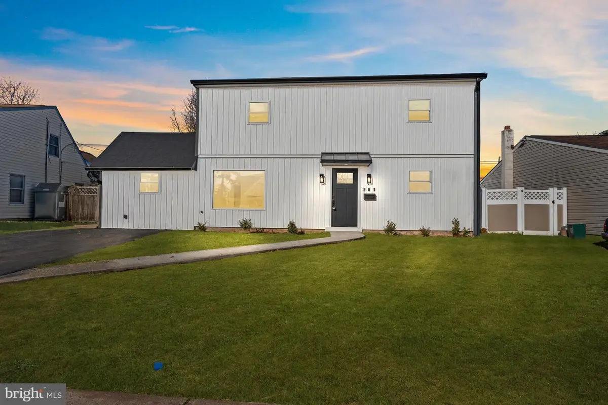 261 Northpark Dr, Levittown, PA 19054 - Image #1