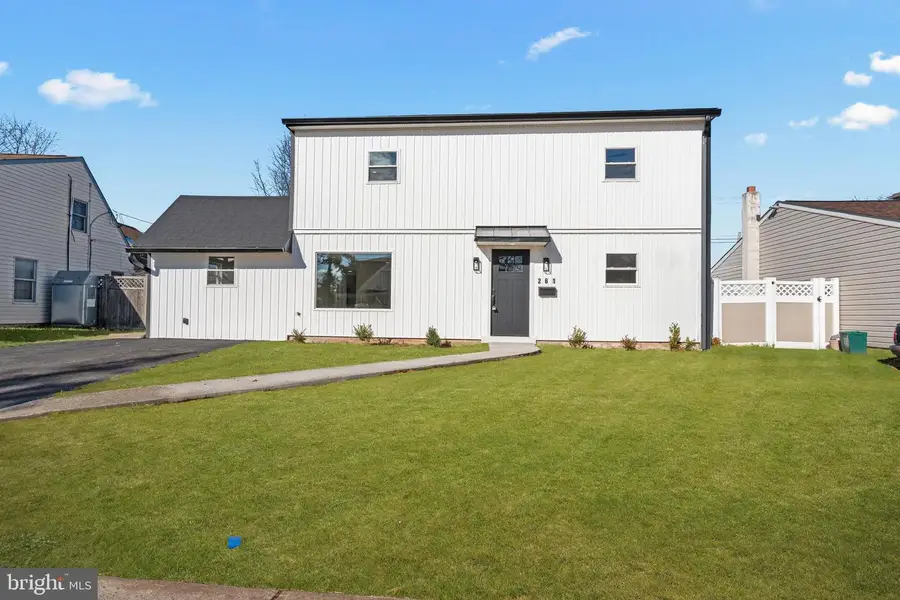 261 Northpark Dr, Levittown, PA 19054 - Image #2