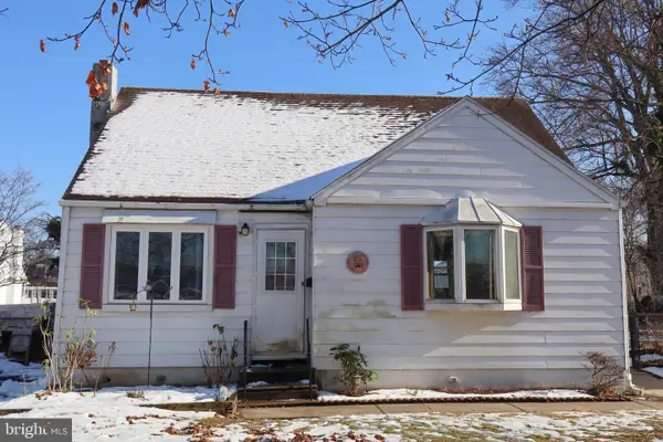 2424 Wood Ave, TULLYTOWN, PA 19007