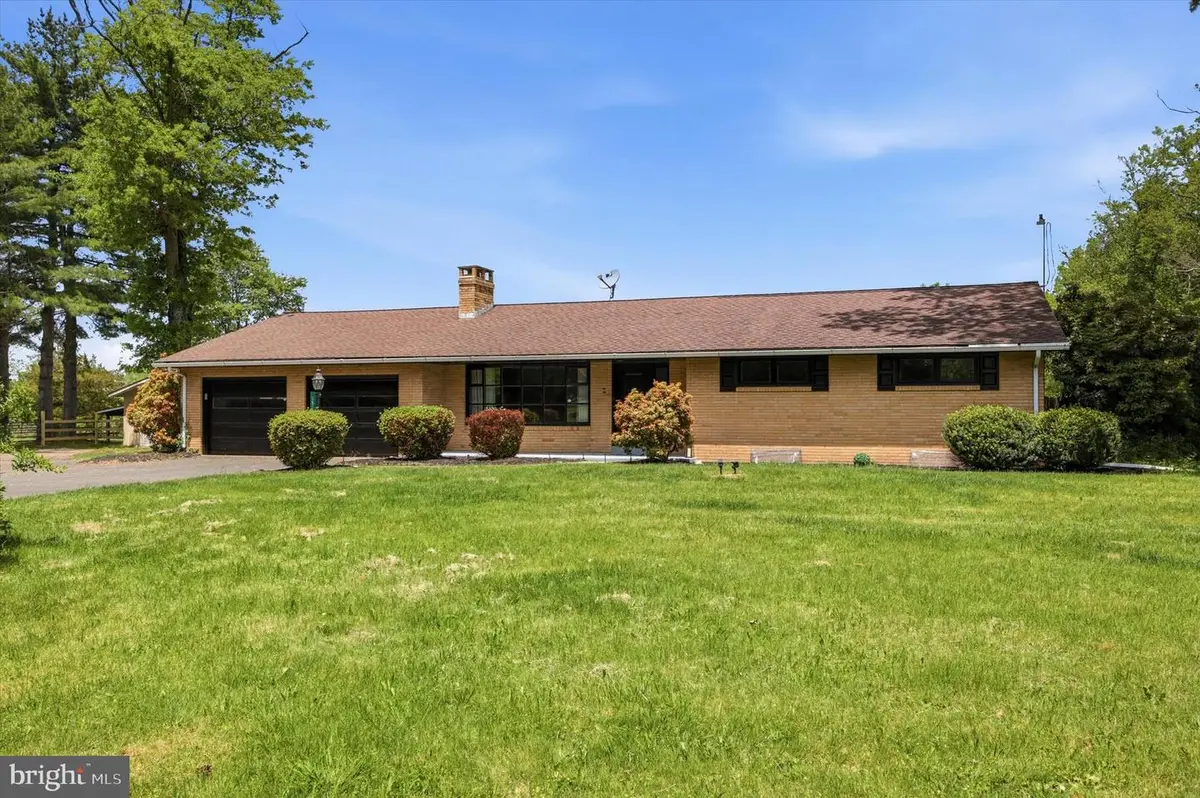 151 Axe Handle Rd, Quakertown, PA 18951 - #1