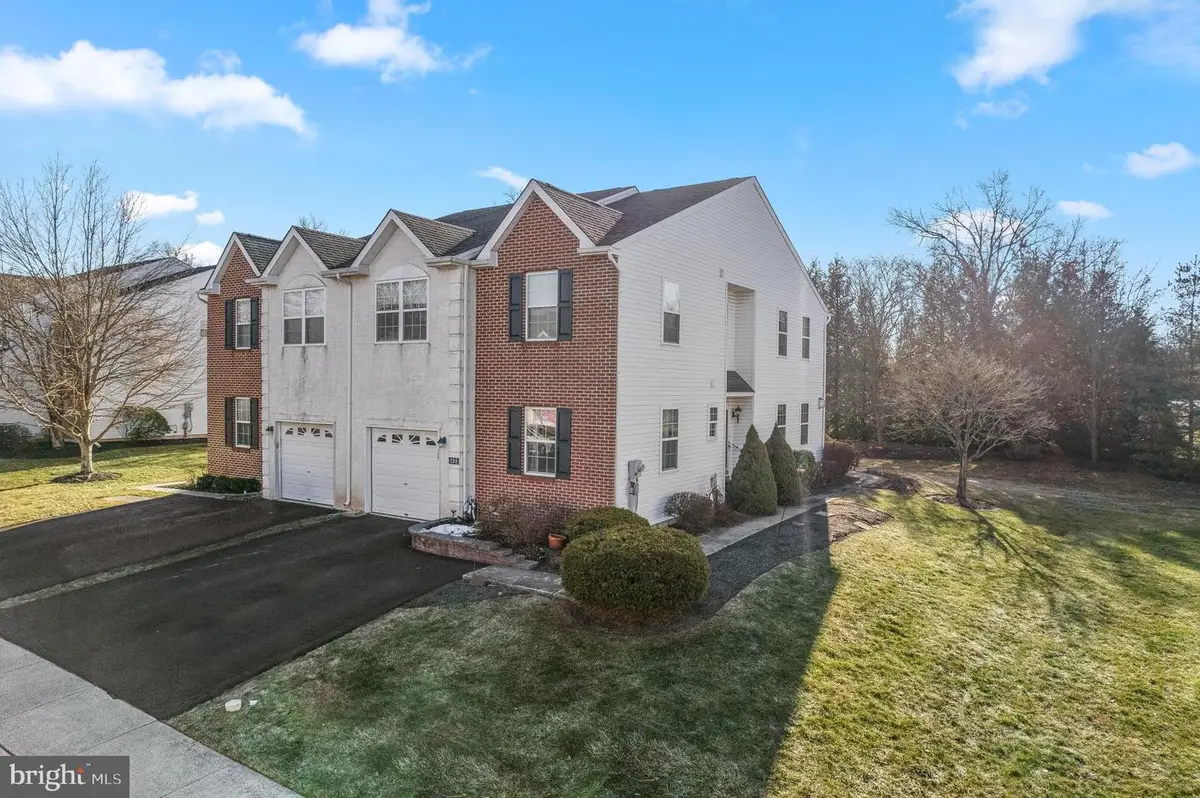 260 Hampshire Dr, Sellersville, PA 18960 - Image #1