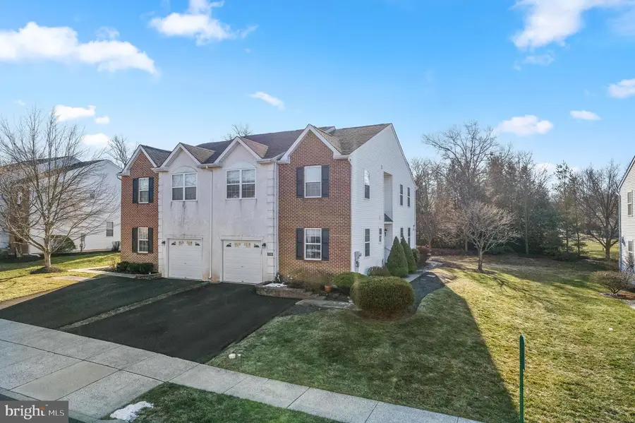 260 Hampshire Dr, Sellersville, PA 18960 - Image #3