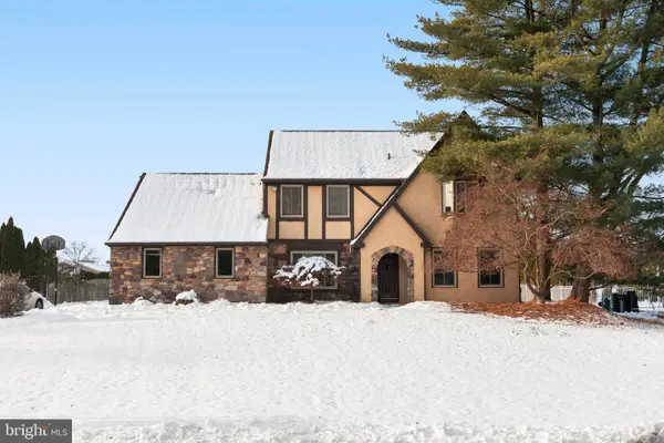 98 Vermeer Dr, UPPER HOLLAND, PA 19053