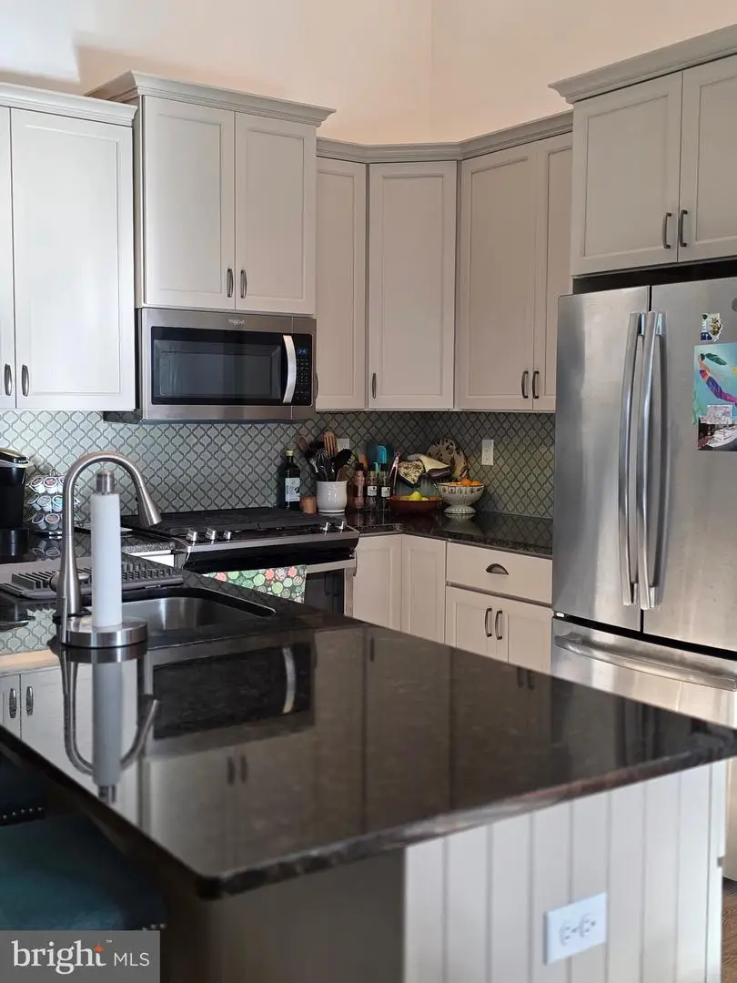 202 Mission Ln, Levittown, PA 19054 - Image #3