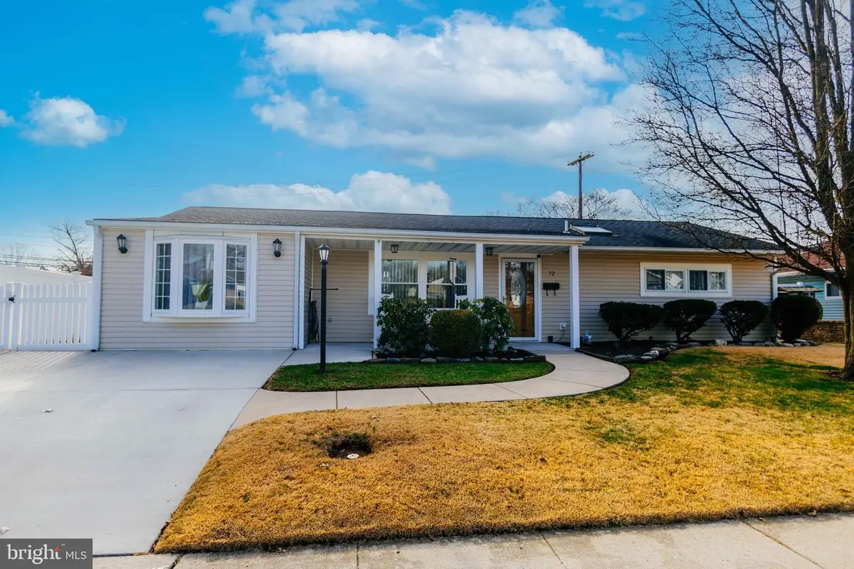72 Thornridge Dr, Levittown, PA 19054 - #1