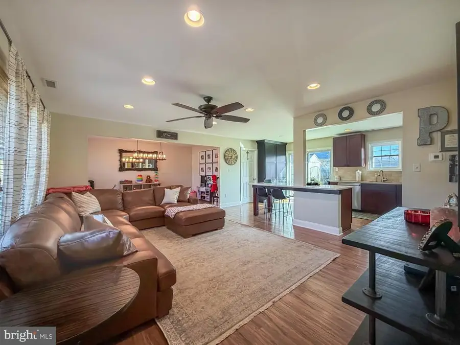 18 Jump Hill Rd, Levittown, PA 19056 - Image #3